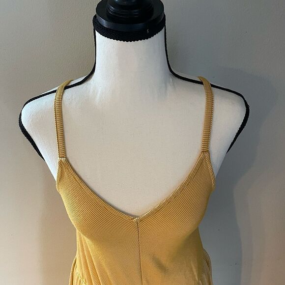 Universal Thread Yellow Adjustable-Strap Fit and Flare MIDI Dress. Size X-Small. - Picture 7 of 7